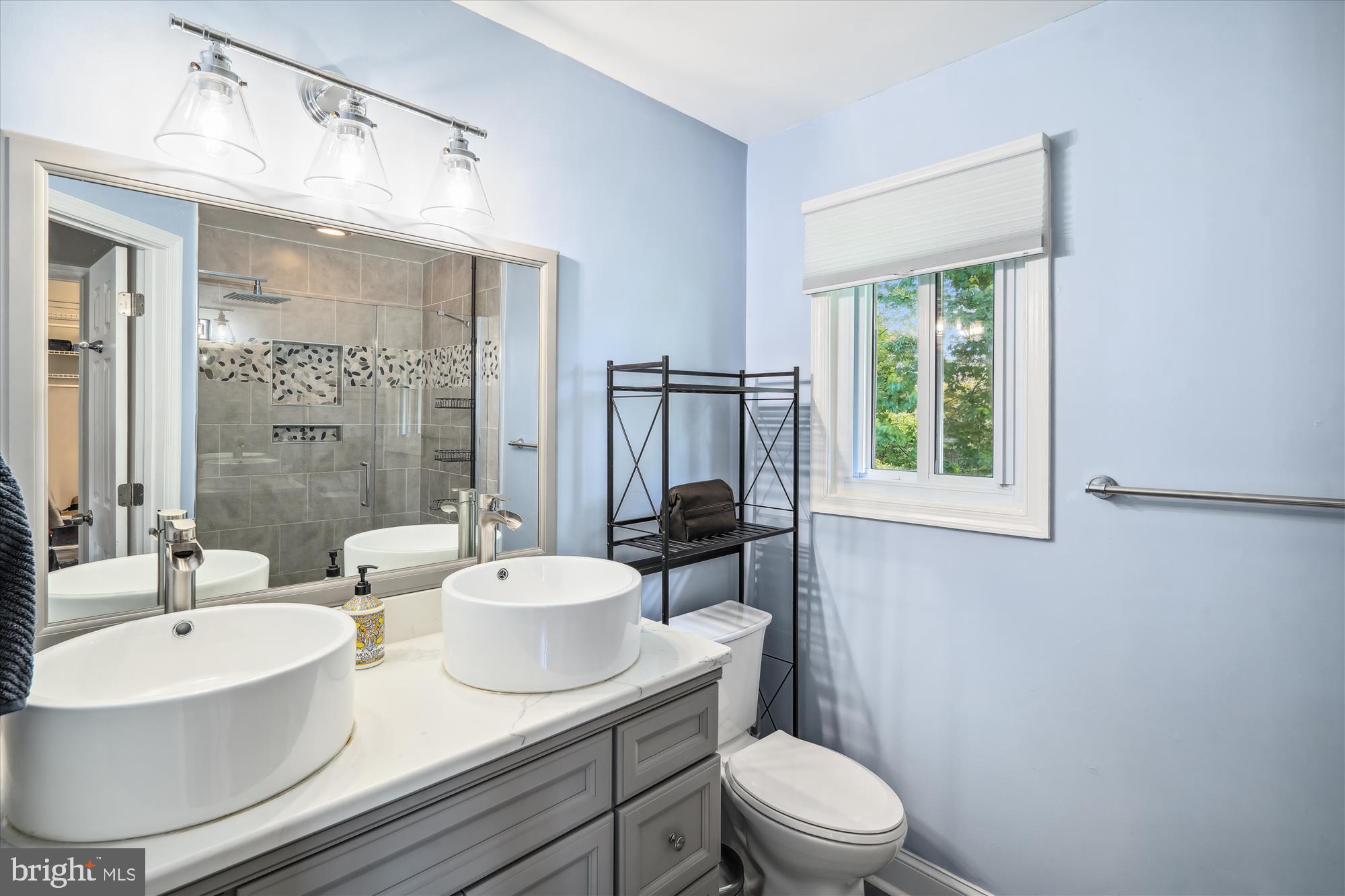 9107 Ivanhoe Road Fort Washington, MD 20744 - Photo 15 of 29 Primary Bath