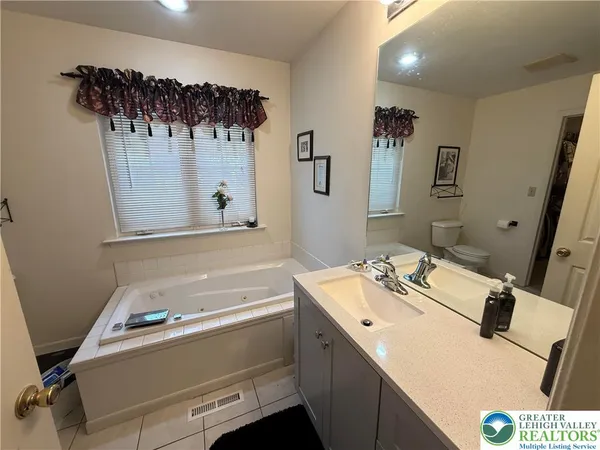 $629,900 | 1022 Covered Bridge Crossing, Allentown, PA 18104