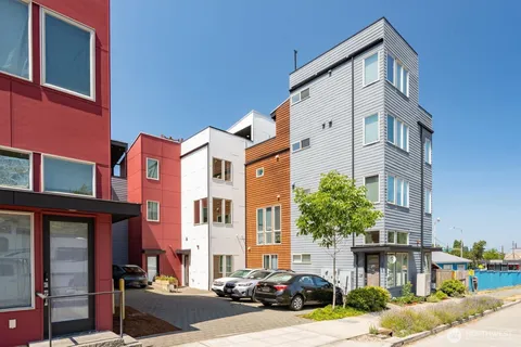 $749,999 | 551 28th Avenue, Seattle, WA 98122