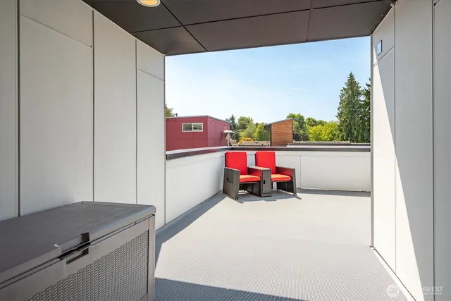 $749,999 | 551 28th Avenue, Seattle, WA 98122