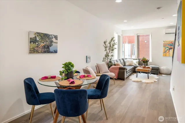 $749,999 | 551 28th Avenue, Seattle, WA 98122