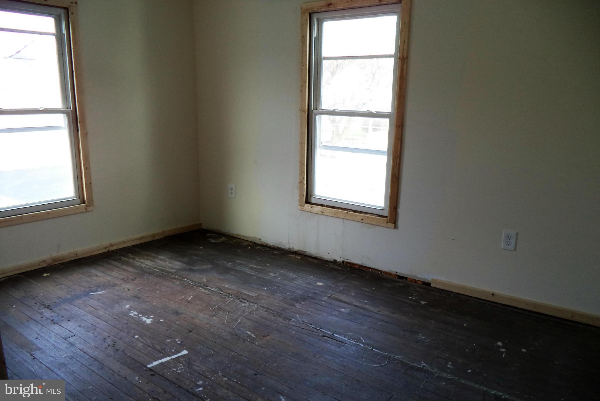 437 Ridge Avenue Hagerstown, MD 21740 - Photo 15 of 17 Bedroom