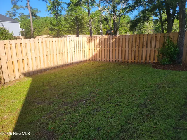 $2,400 | 302 Red Cedar Drive, Sneads Ferry, NC 28460