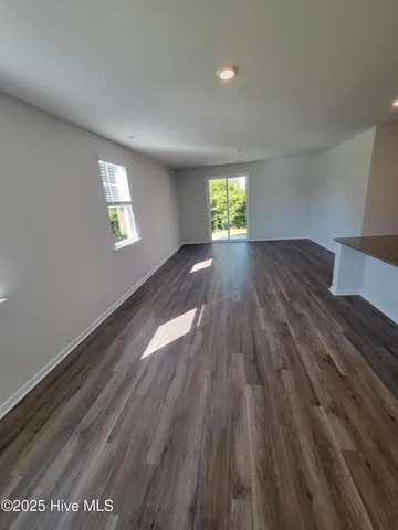 $2,400 | 302 Red Cedar Drive, Sneads Ferry, NC 28460