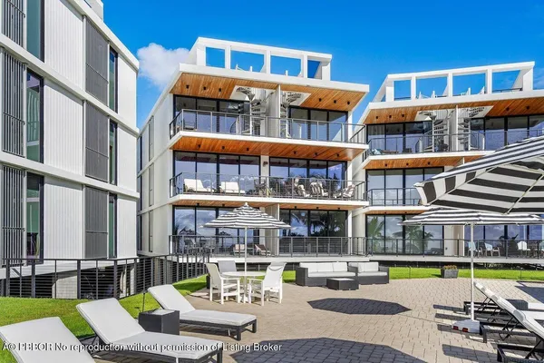 $2,395,000 | 106 Inlet Way, Unit 304, Palm Beach Shores, FL 33404