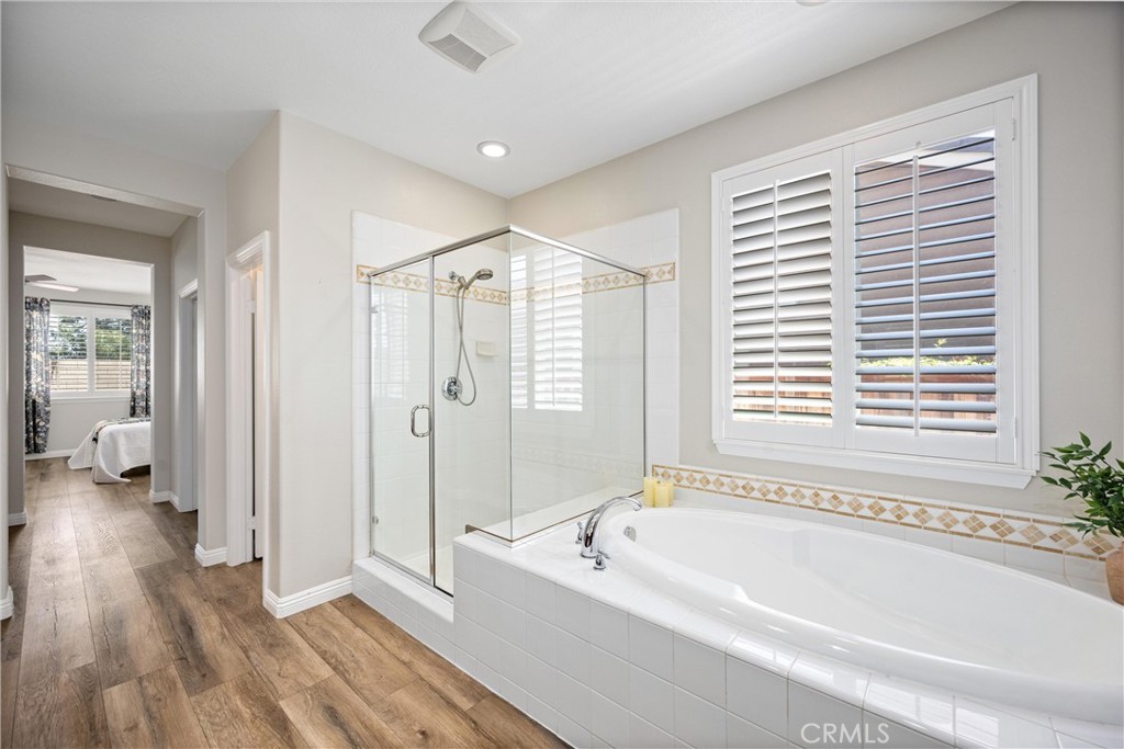28264 Spring Creek Way Menifee, CA 92585 - Photo 21 of 35 Primary bathroom suite