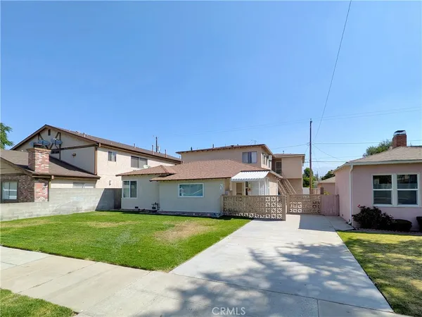 $1,699,000 | 652 North Whitnall Highway, Burbank, CA 91505
