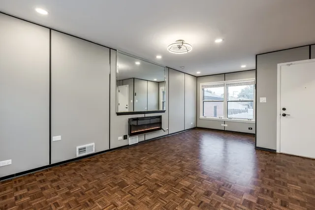 $649,900 | 9539 Lorel Avenue, Skokie, IL 60077