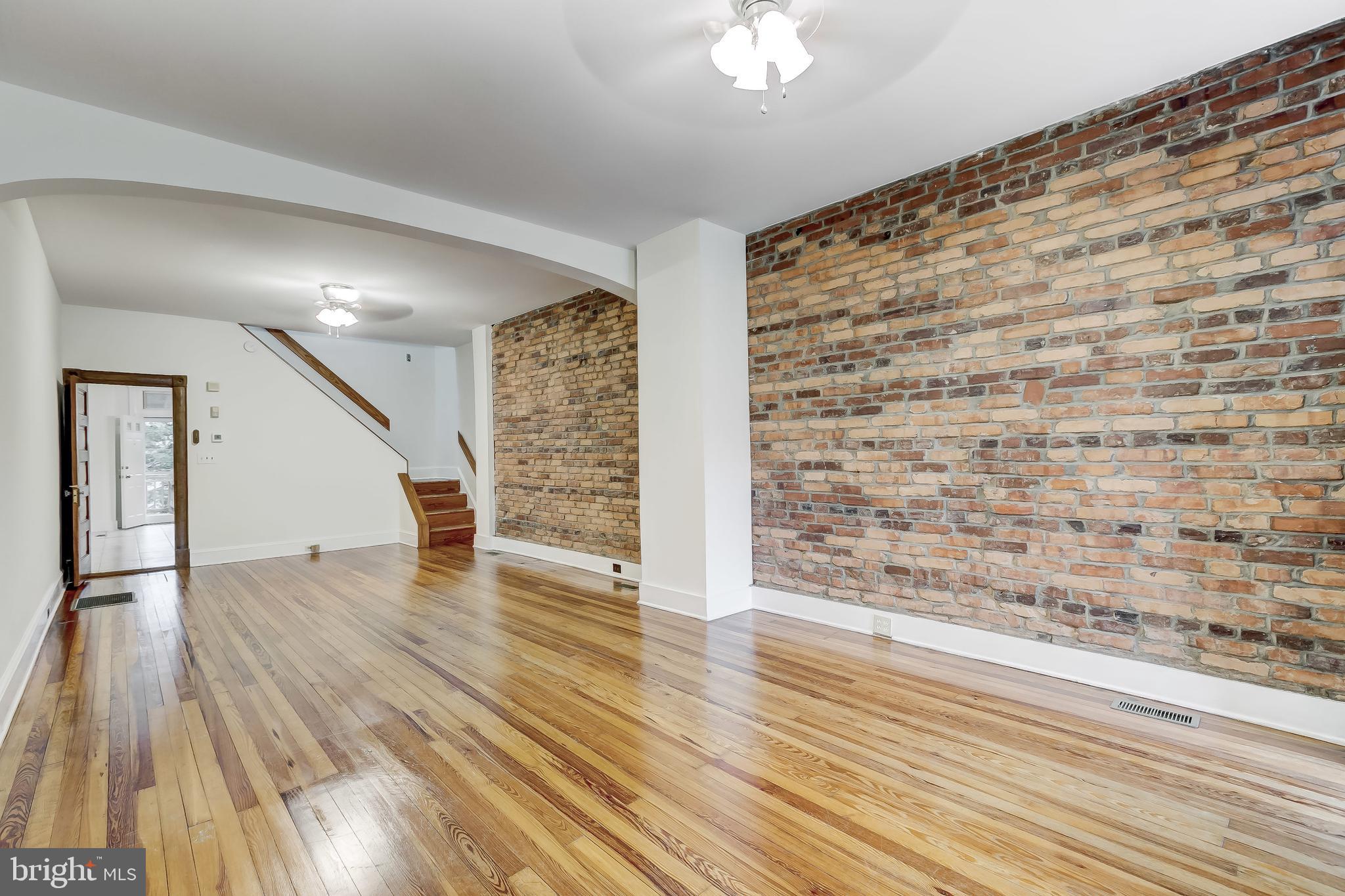 4028 Roland Avenue Baltimore, MD 21211 - Photo 7 of 32