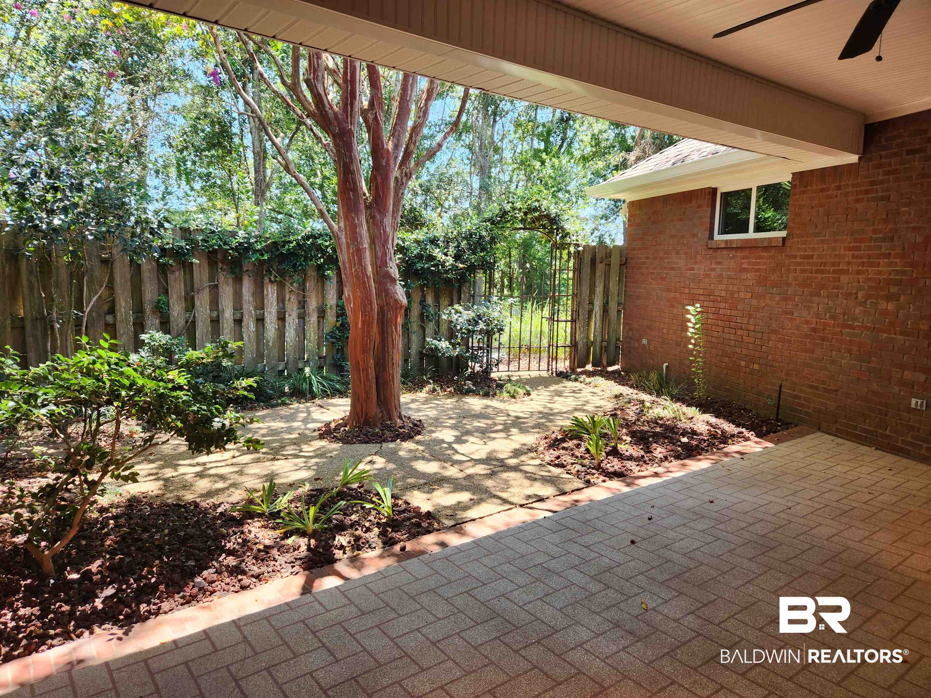 125 Kensington Court Fairhope, AL 36532 - Photo 5 of 15 Courtyard