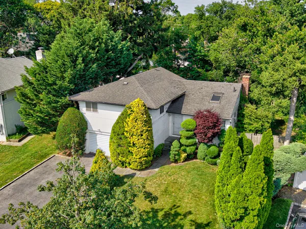 $858,000 | 106 Westbury Avenue, Plainview, NY 11803