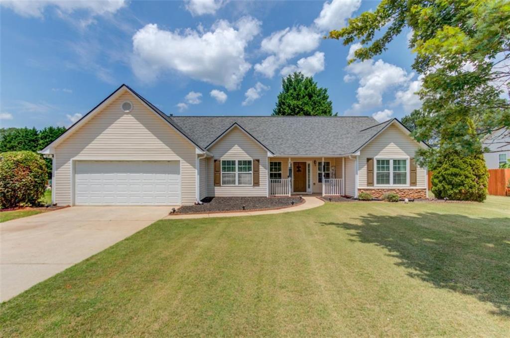 1092 Ridgeway Road Commerce, GA 30529 - Photo 1 of 26