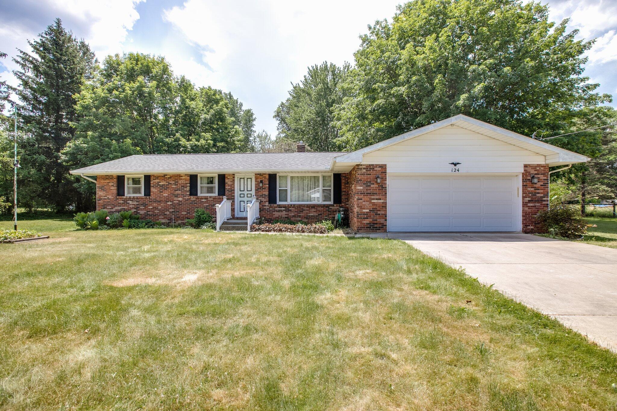 124 Green Gable Road Niles, MI 49120 - Photo 1 of 30 Front