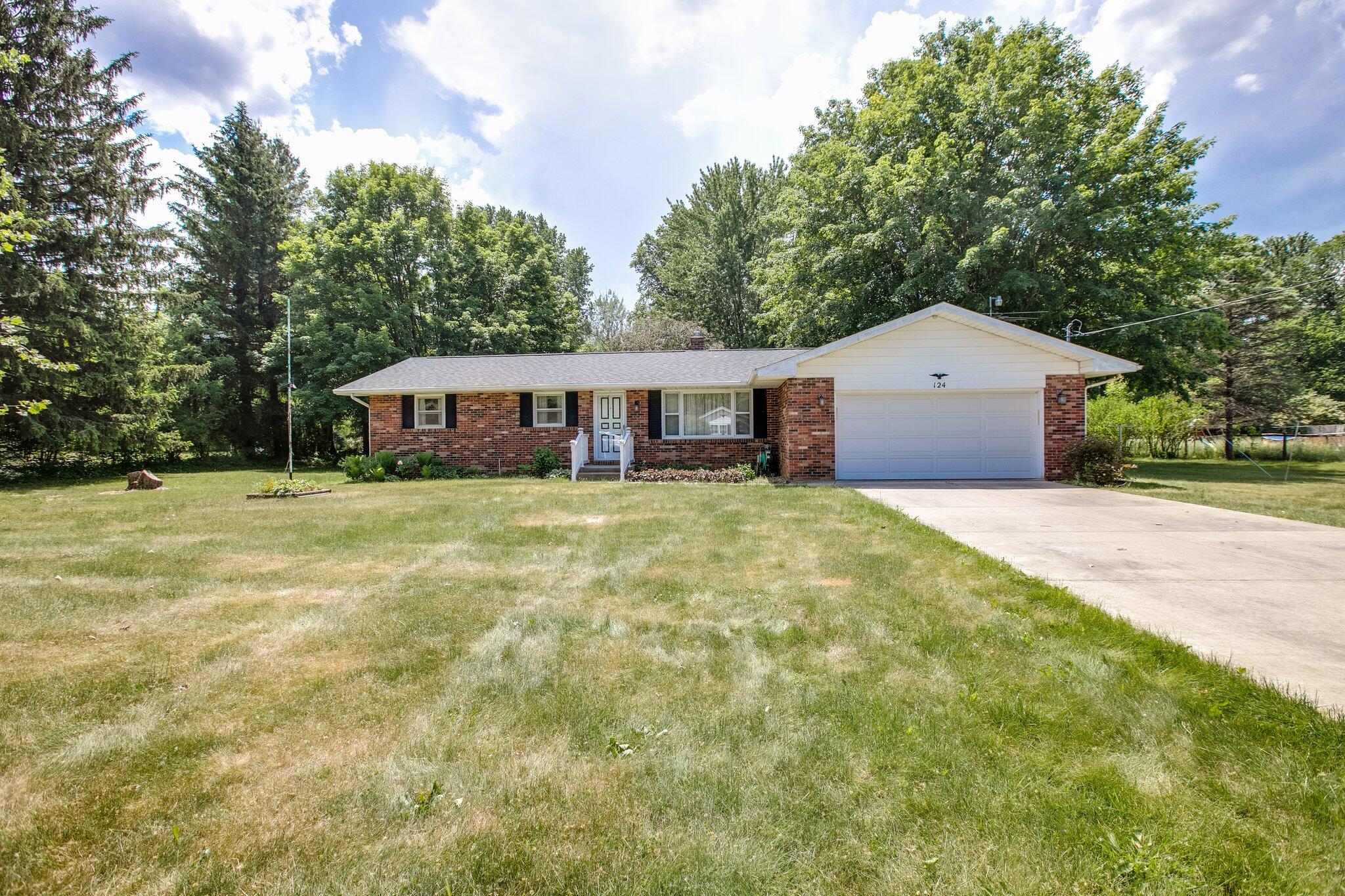 124 Green Gable Road Niles, MI 49120 - Photo 2 of 30 22-web-or-mls-00-21