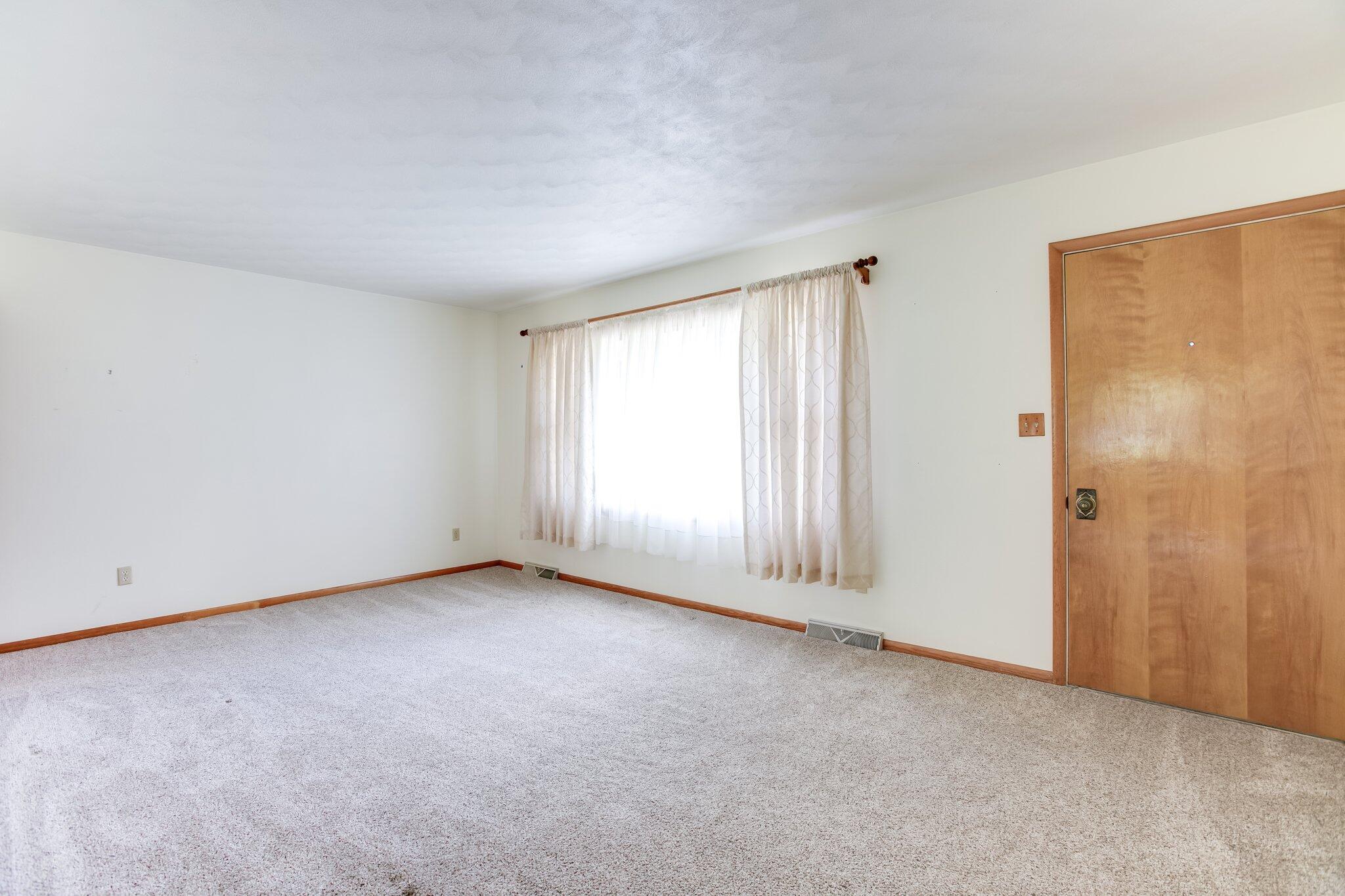 124 Green Gable Road Niles, MI 49120 - Photo 6 of 30 5-web-or-mls-00-4