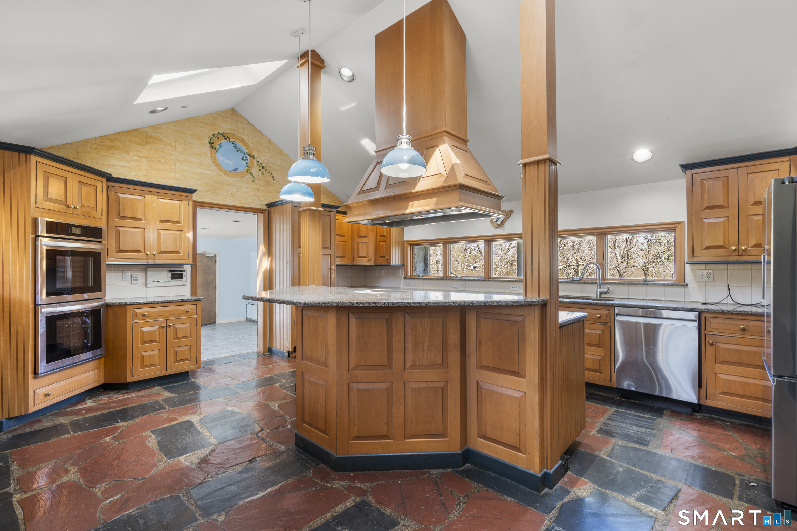 835 Monroe Turnpike Monroe, CT 06468 - Photo 8 of 39