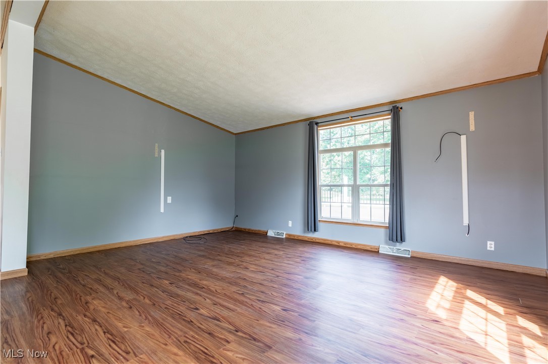 10621 Jones Road Diamond, OH 44412 - Photo 17 of 42 Gallery Image 17