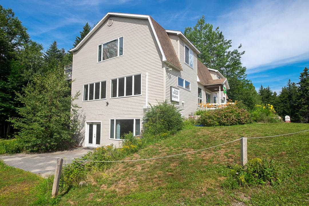 661 Sunset Road Deer Isle, ME 04627 - Photo 5 of 34 31physique-9445
