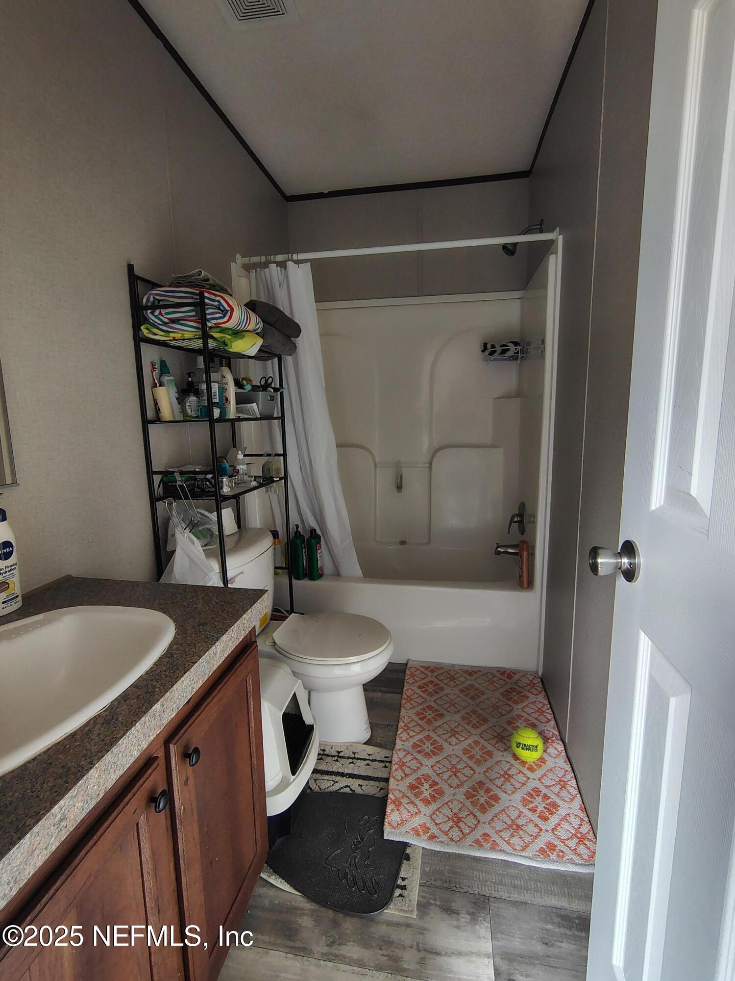 191 Kay Street Interlachen, FL 32148 - Photo 10 of 27 2nd Bathroom