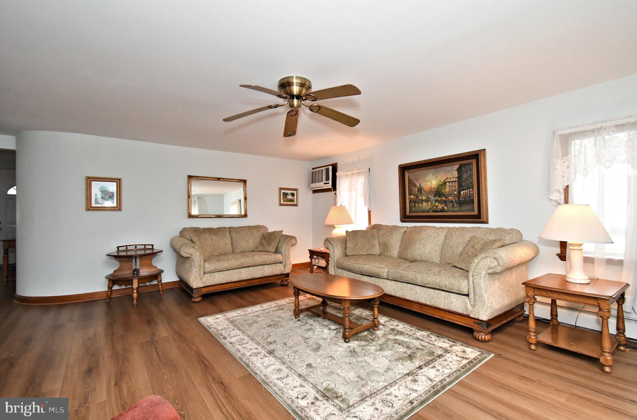 500 Burton Road Oreland, PA 19075 - Photo 23 of 54 Family room