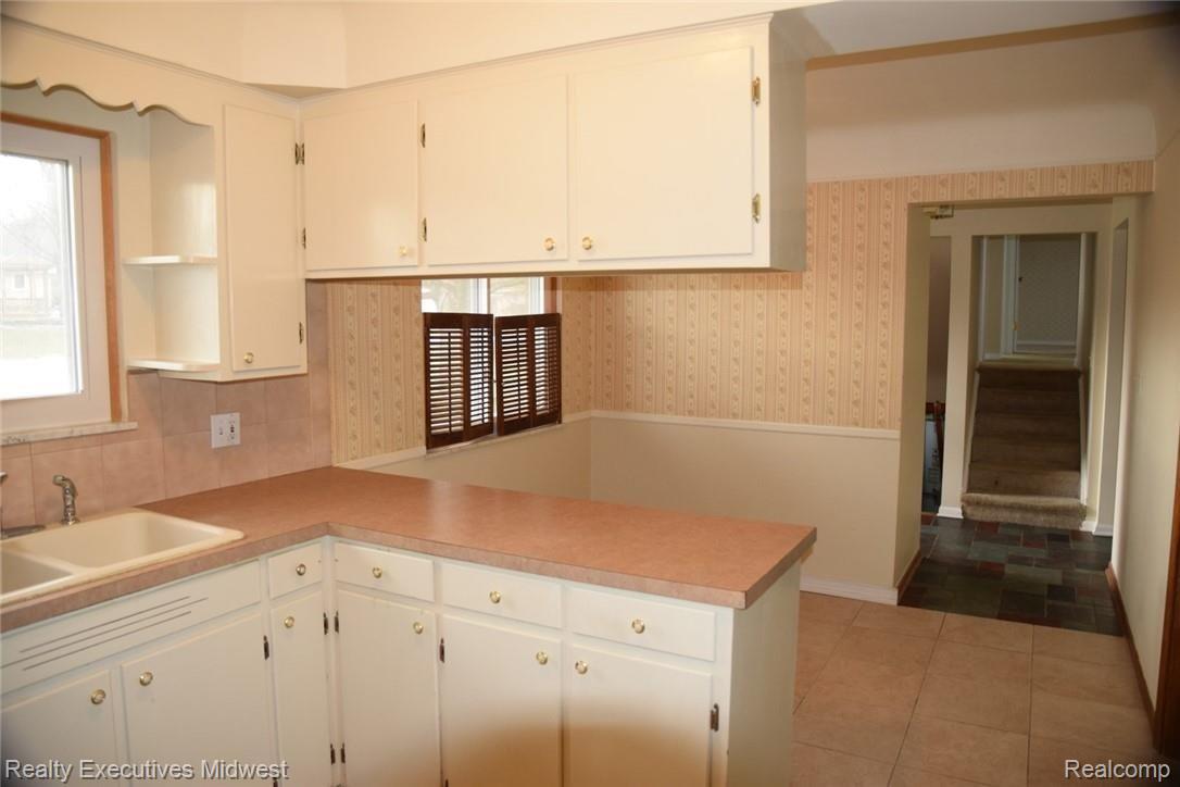 203 Brook Drive Romeo, MI 48065 - Photo 8 of 51 Kitchen (1) (Large).jpeg