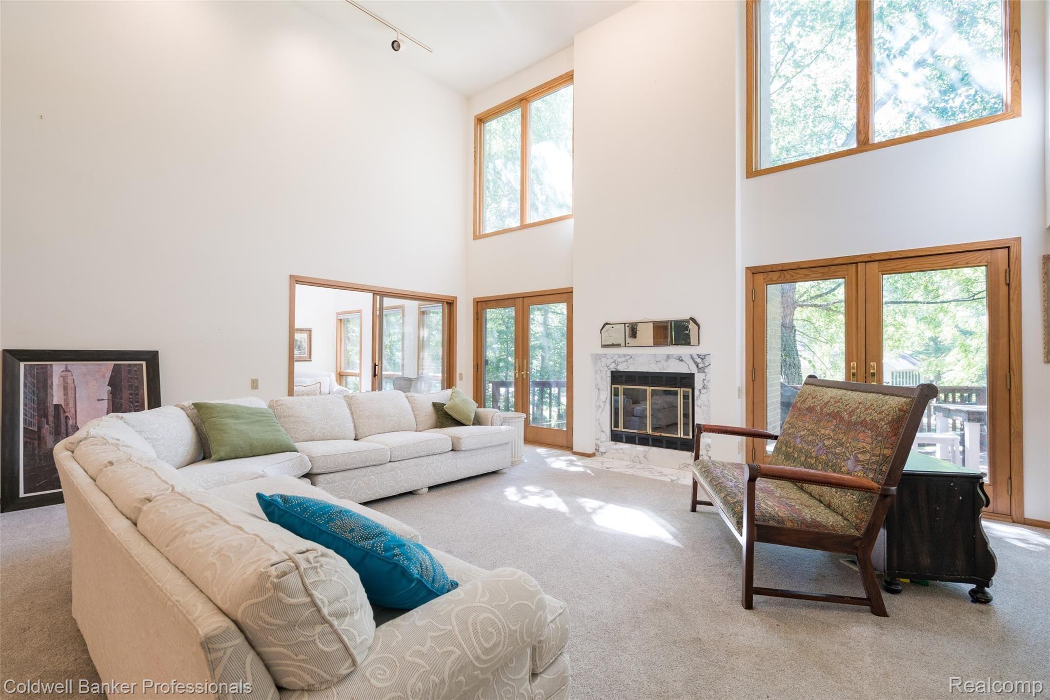 41529 Fallbrook Road Northville, MI 48167 - Photo 3 of 23 Fallbrook Great Room.jpg