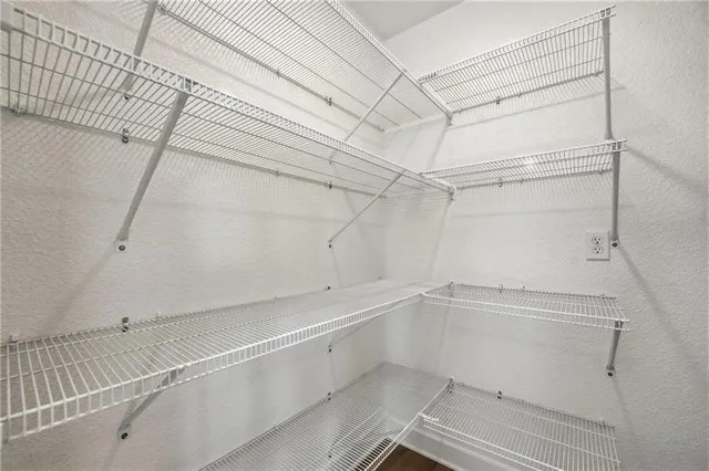 $349,950 | 19721 West 195th Place, Spring Hill, KS 66083