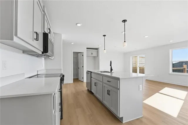 $349,950 | 19721 West 195th Place, Spring Hill, KS 66083