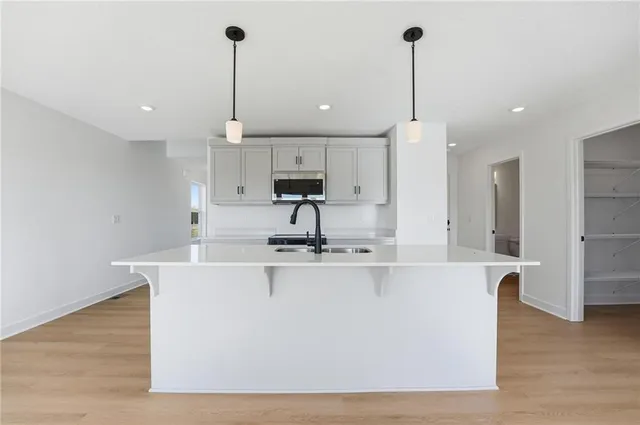 $349,950 | 19721 West 195th Place, Spring Hill, KS 66083