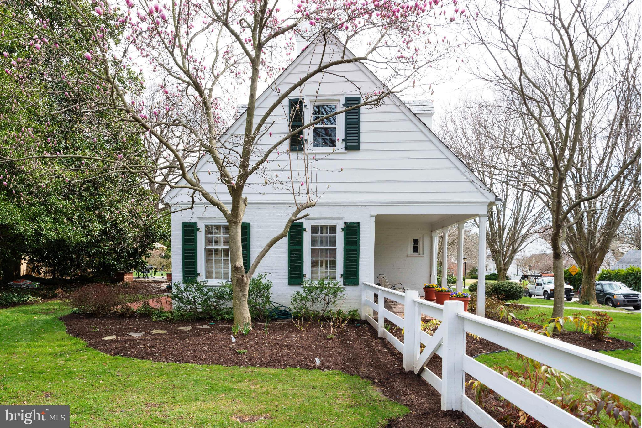 208 Taplow Road Baltimore, MD 21212 - Photo 30 of 30 a front view of house with yard and green space