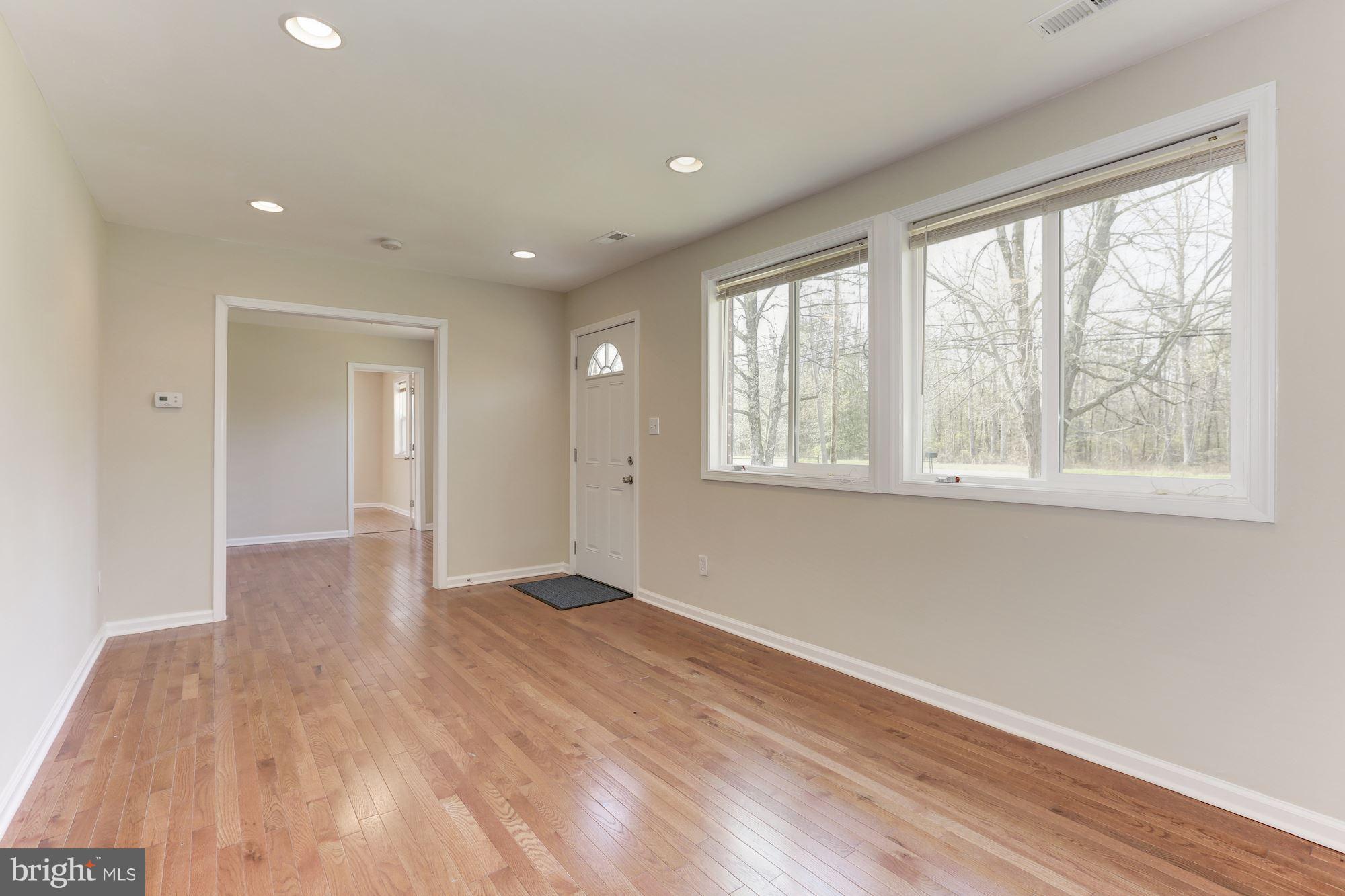 14246 Brandywine Road Brandywine, MD 20613 - Photo 5 of 29 Interior (General)