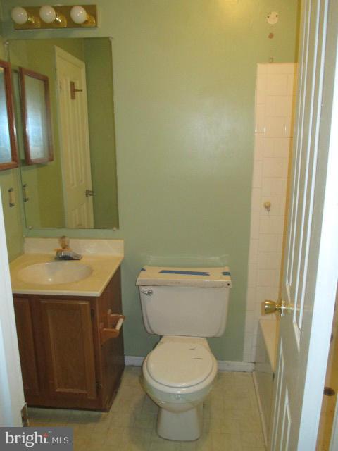 3901 Cutty Sark Road Baltimore, MD 21220 - Photo 4 of 9 Bath
