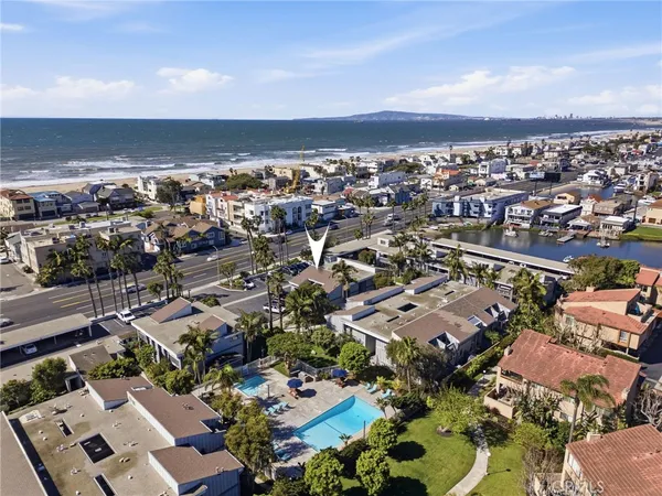 $2,600 | 16852 Pacific Coast Highway, Unit 104, Huntington Beach, CA 92649