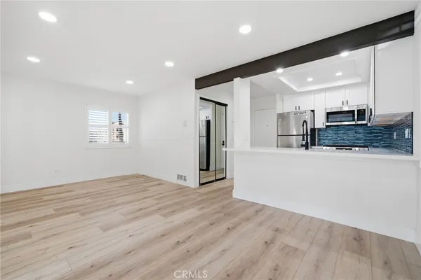 $2,600 | 16852 Pacific Coast Highway, Unit 104, Huntington Beach, CA 92649