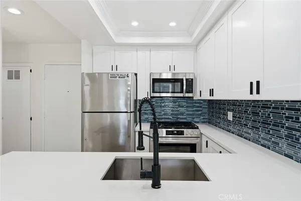 $2,600 | 16852 Pacific Coast Highway, Unit 104, Huntington Beach, CA 92649