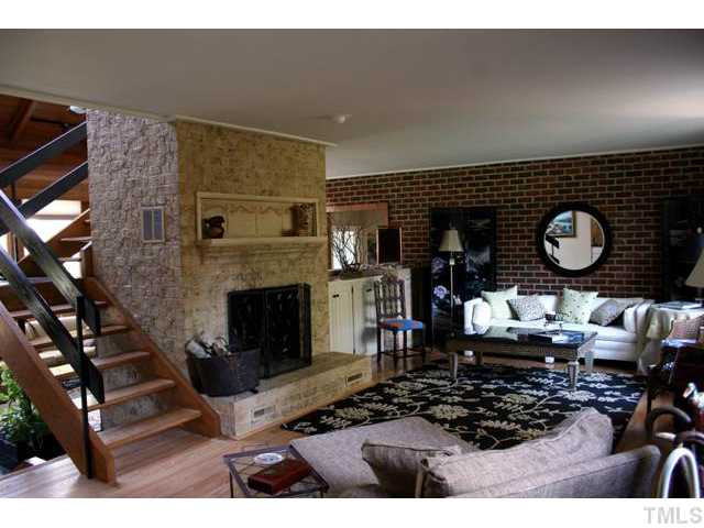 801 Brookfield Road Raleigh, NC 27615 - Photo 4 of 17 Living Room