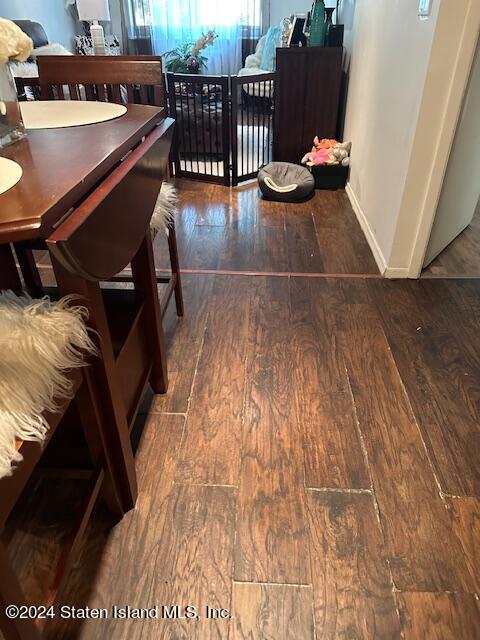 27 Racal Court Staten Island, NY 10314 - Photo 9 of 26 IMG_2358