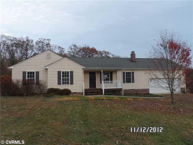111 Bell Ringer Lane Mineral, VA 23117 - Photo 1 of 10 Living Room