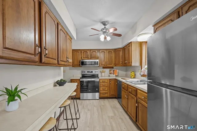 $379,900 | 3 Laurier Lane, Lisbon, CT 06351