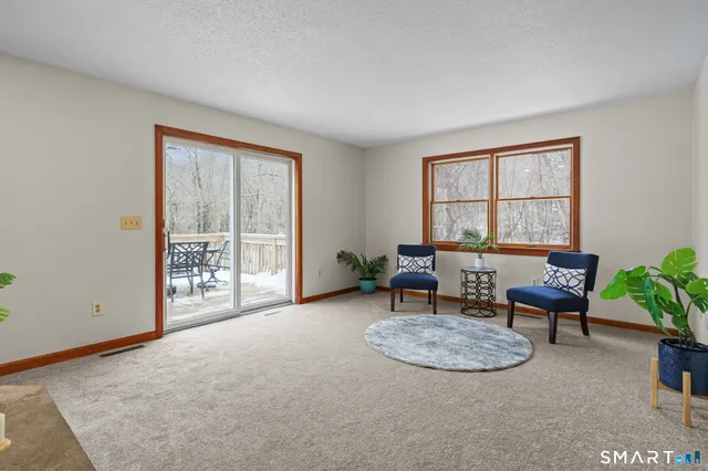 $379,900 | 3 Laurier Lane, Lisbon, CT 06351