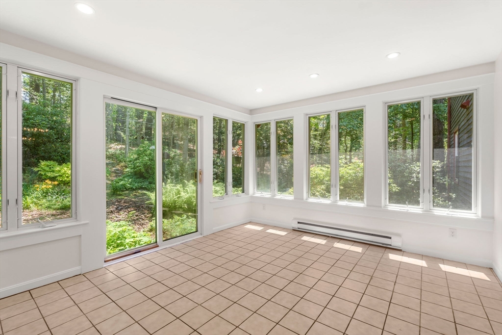 7 Hidden Ledge Road Manchester, MA 01944 - Photo 14 of 38