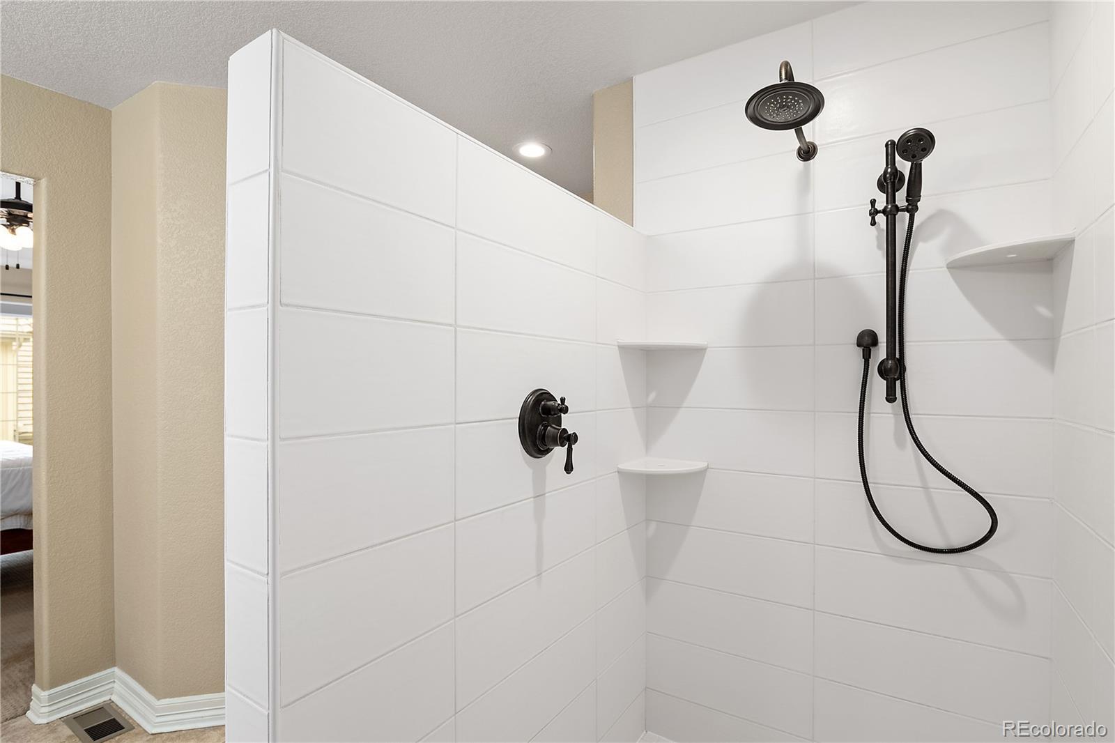 8833 Edinburgh Circle Highlands Ranch, CO 80129 - Photo 24 of 40 Gallery Image 24