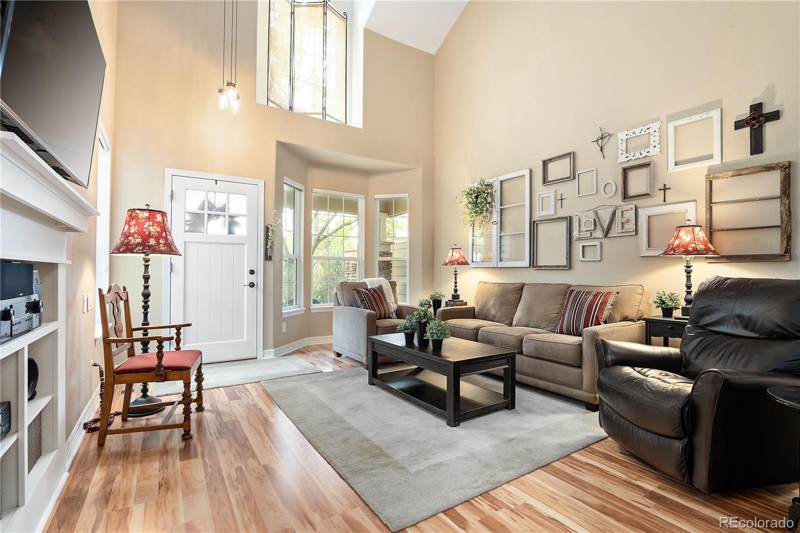 8833 Edinburgh Circle Highlands Ranch, CO 80129 - Photo 3 of 40 Gallery Image 3
