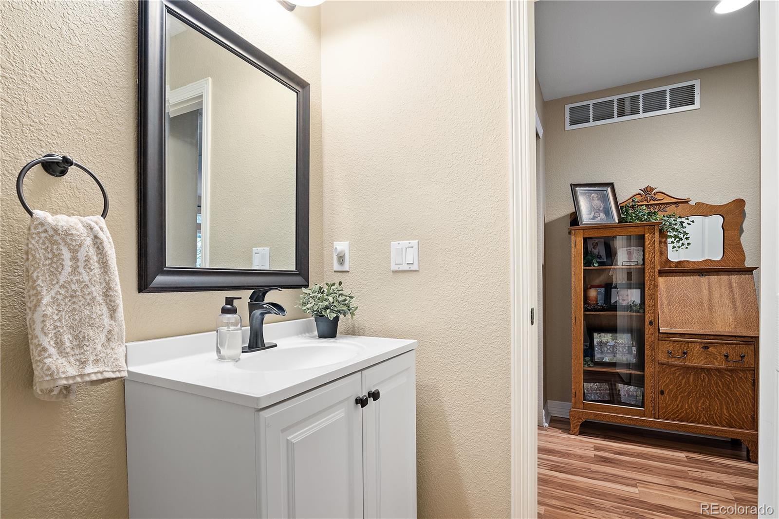 8833 Edinburgh Circle Highlands Ranch, CO 80129 - Photo 35 of 40 Gallery Image 35