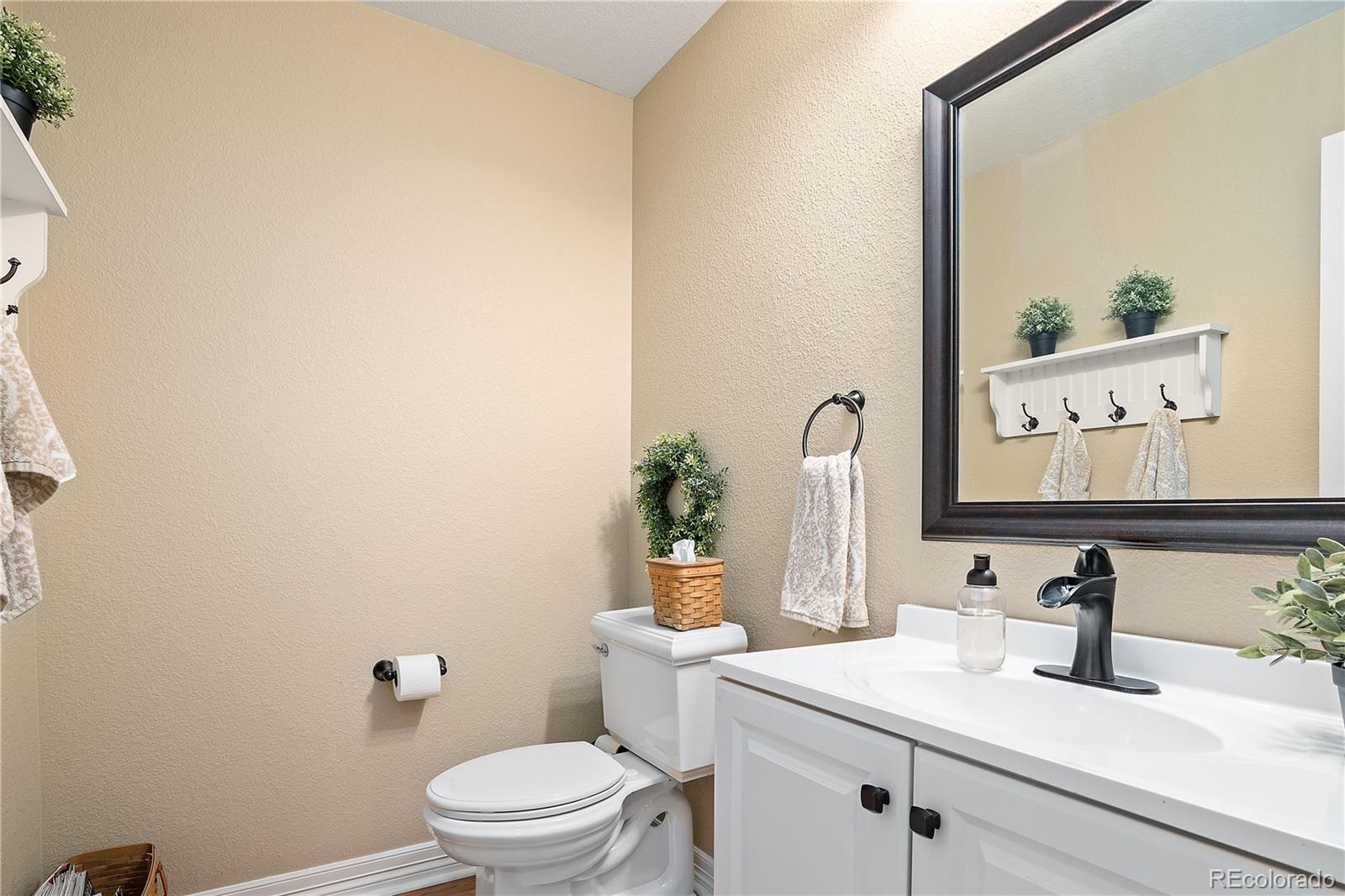 8833 Edinburgh Circle Highlands Ranch, CO 80129 - Photo 36 of 40 Gallery Image 36