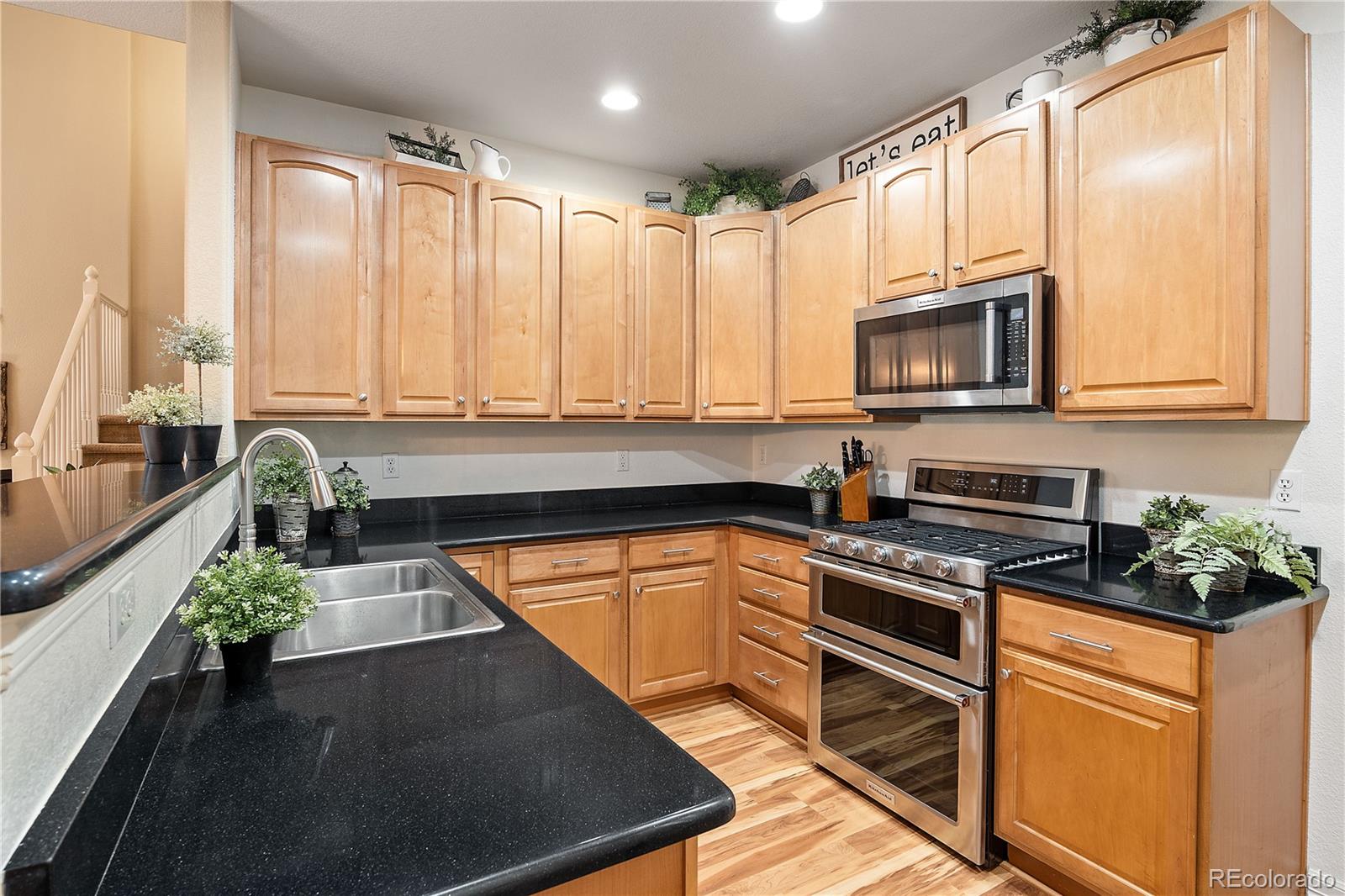 8833 Edinburgh Circle Highlands Ranch, CO 80129 - Photo 10 of 40 Gallery Image 10