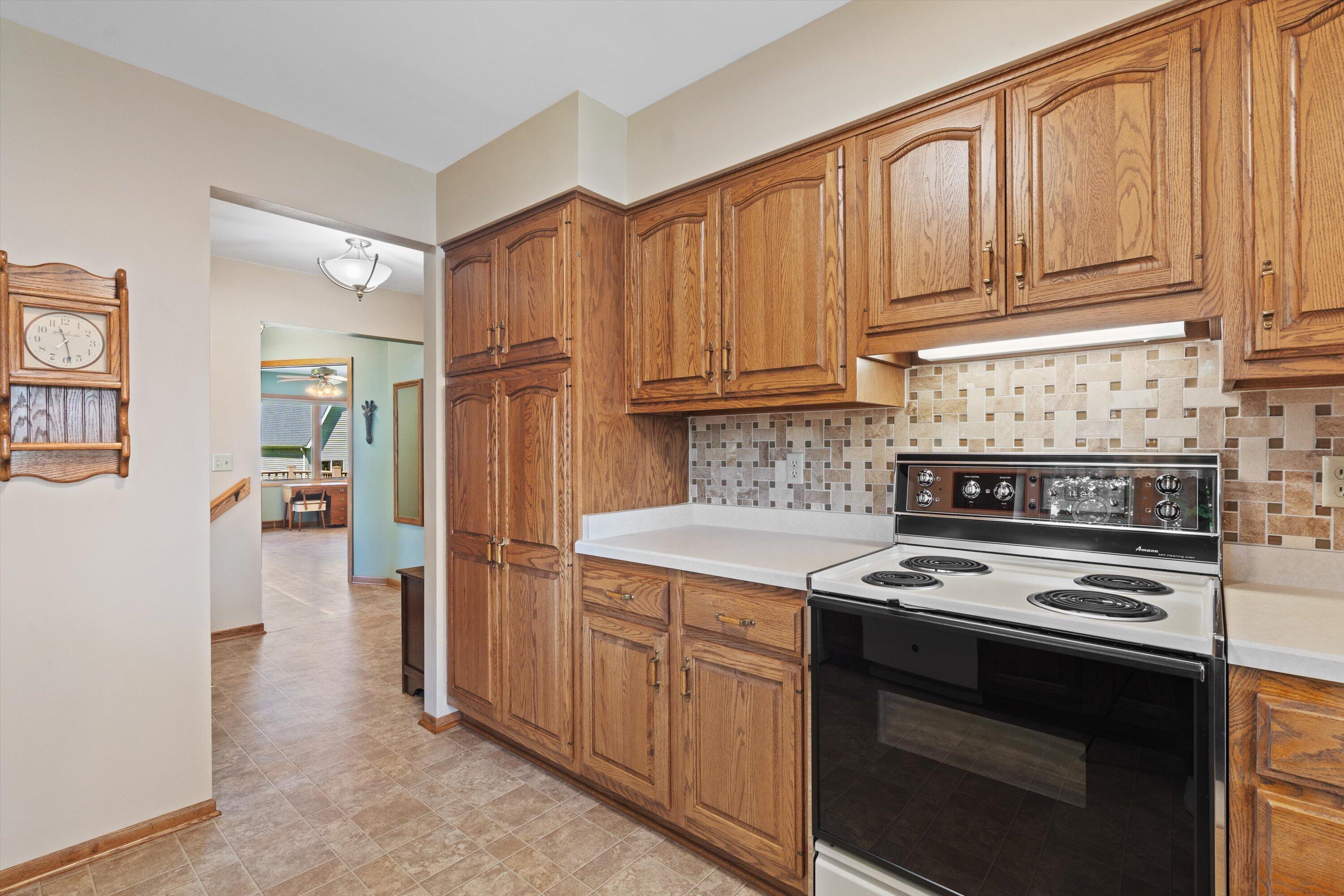 7301 West Wind Lake Road Norway, WI 53185 - Photo 12 of 58 Kitchen
