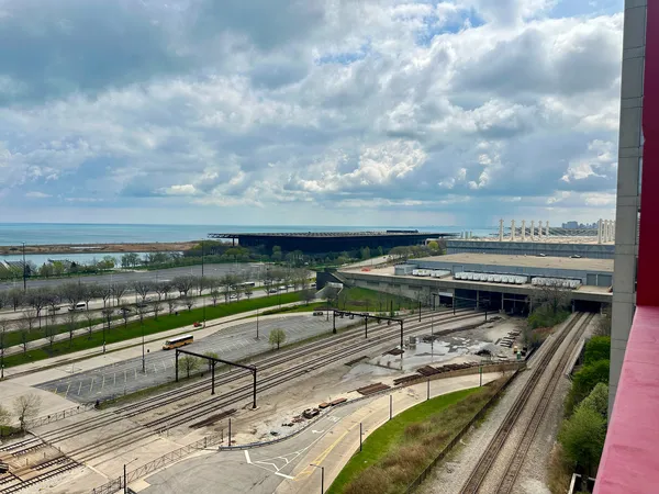 $3,600 | 1841 South Calumet Avenue, Unit 1403, Chicago, IL 60616