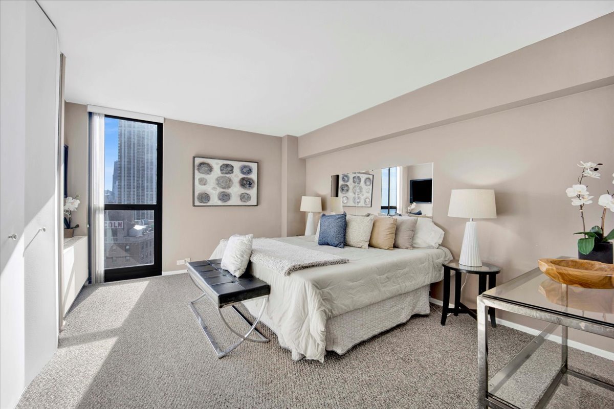 1850 North Clark Street, Unit 2009 Chicago, IL 60614 - Photo 13 of 26