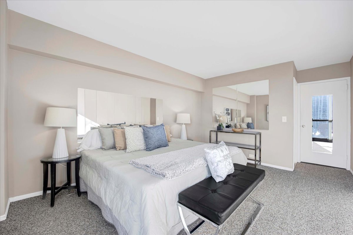 1850 North Clark Street, Unit 2009 Chicago, IL 60614 - Photo 14 of 26